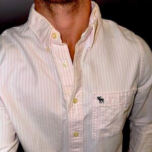 Abercrombie’s and fitch men’s muscle button down pink